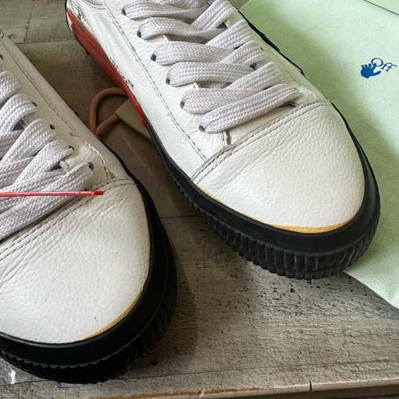 Off-White π« Low Vulcanized π« Sneakers π« - Picture 10 of 13